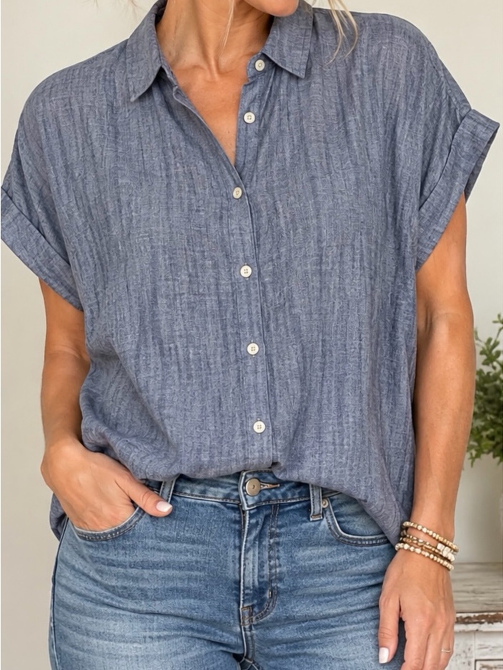GAP Women’s Blue Gray Chambray Button Down Shirt Short Sleeve Relaxed Fit Large